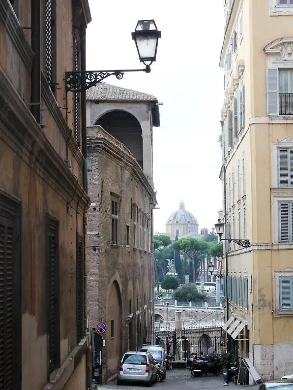 Hella Ibernesi 23 Fori Imperiali Inn, New Gestion! Rome Italy